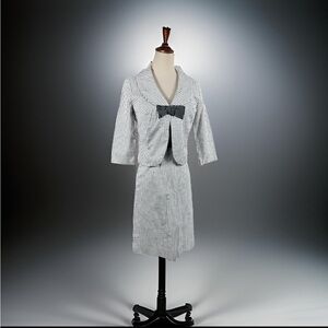 Vintage 1960s skirt suit